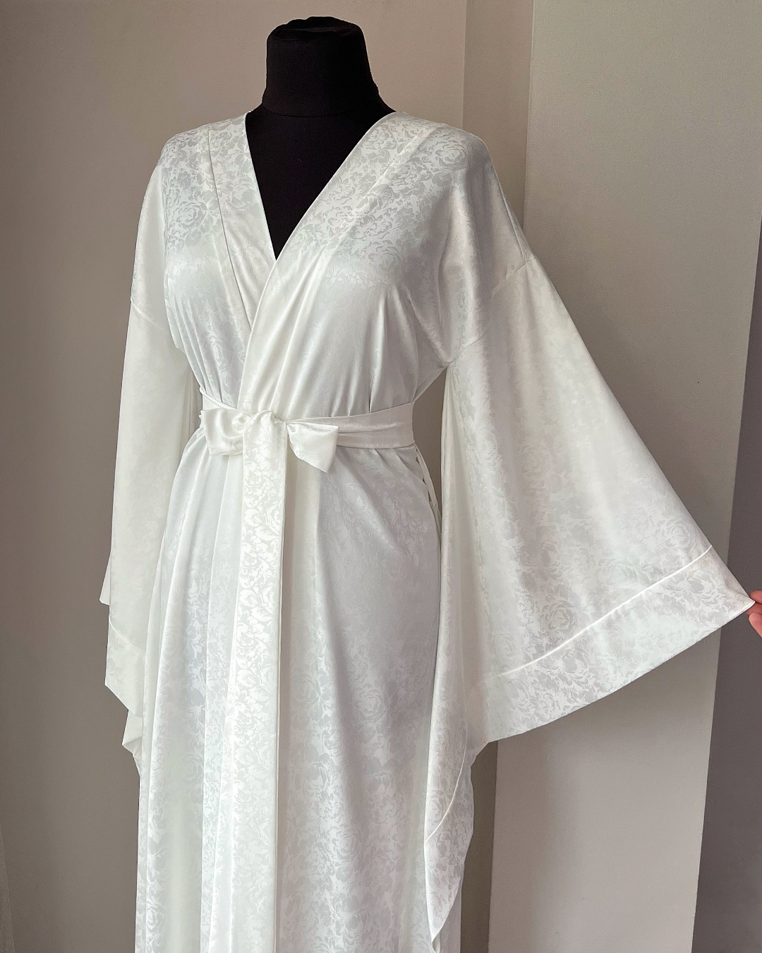 Kimono bride robe for wedding day