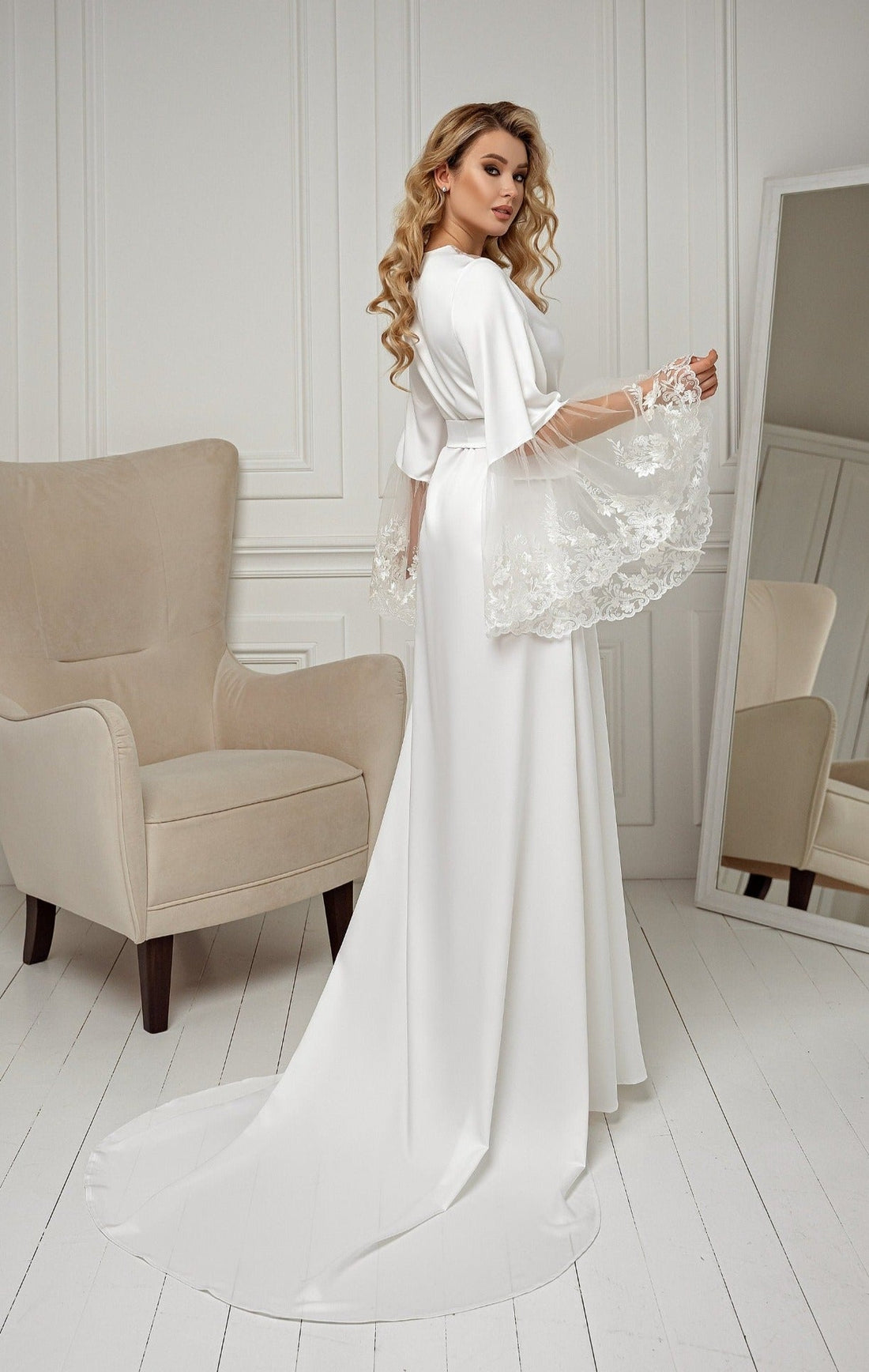 Bridal robe with lace