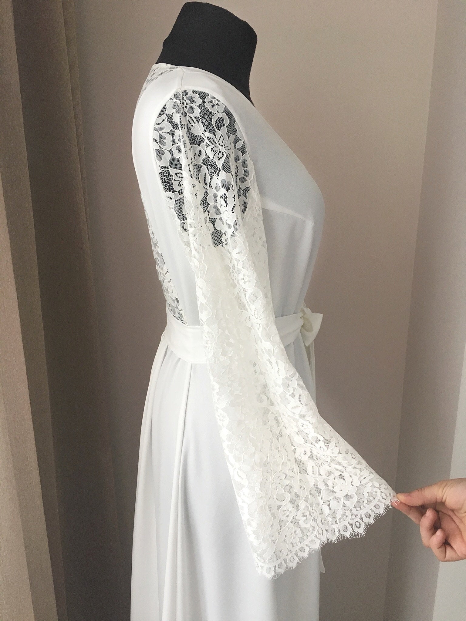 сhantilly lace robe